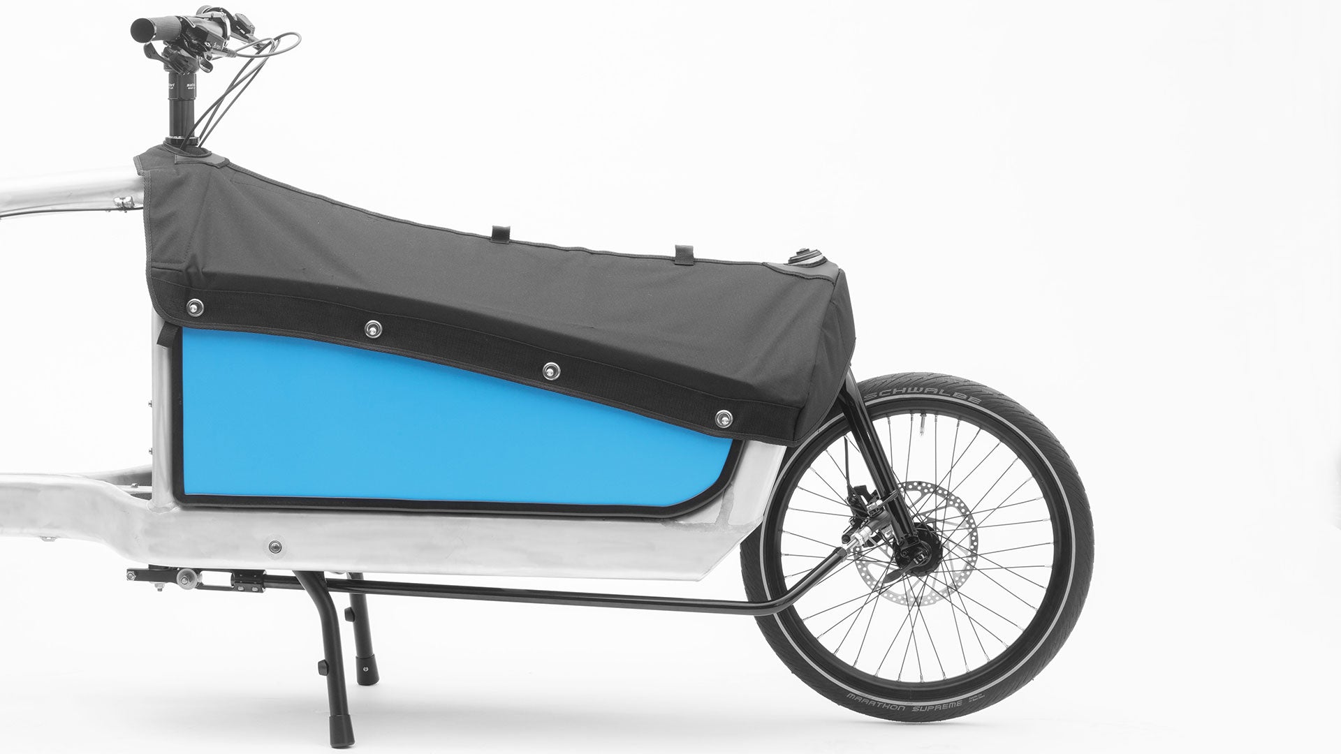 Sideview of the Bluebird BBX panels with hood