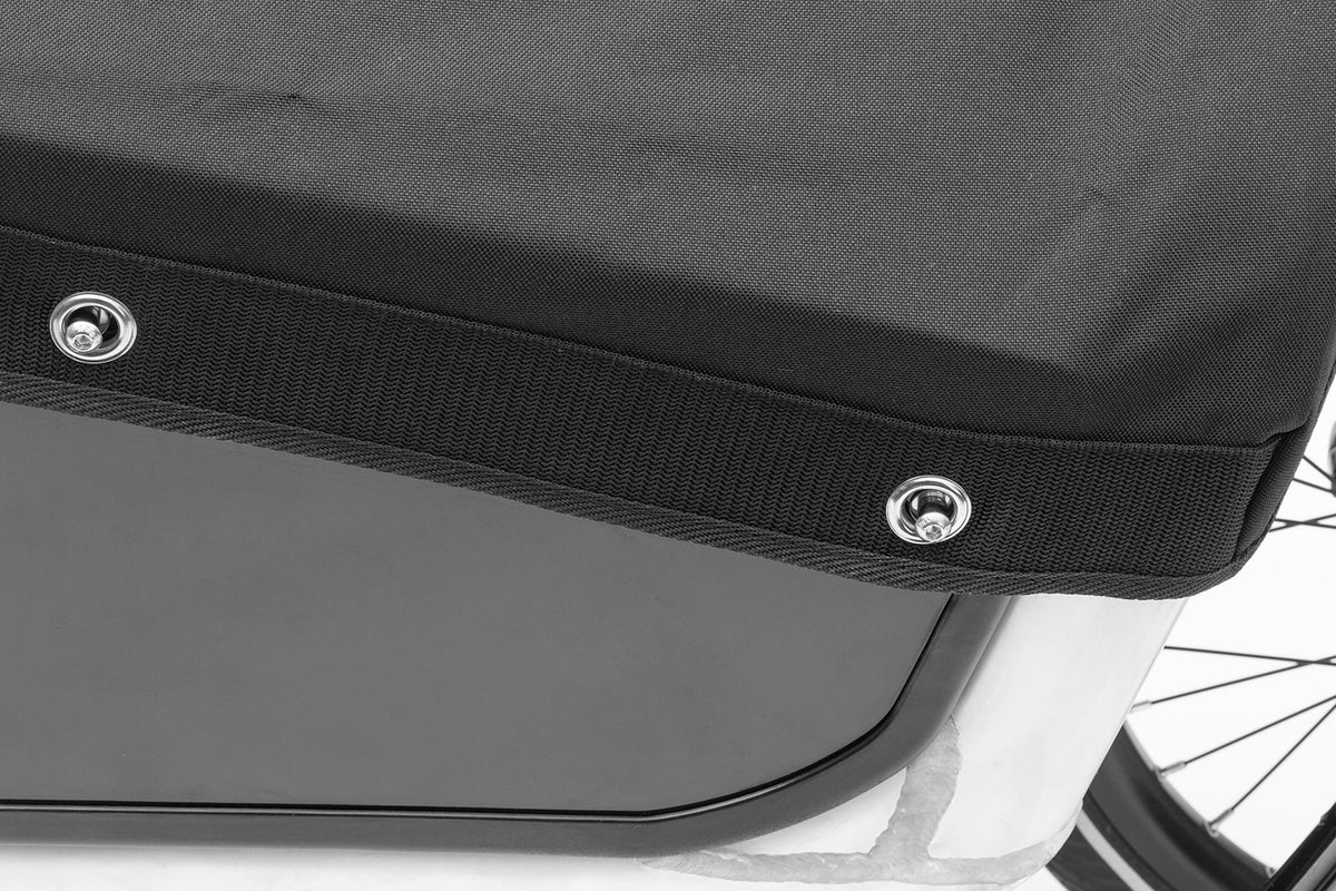 Close up of the closing mechanism of the BBX hood