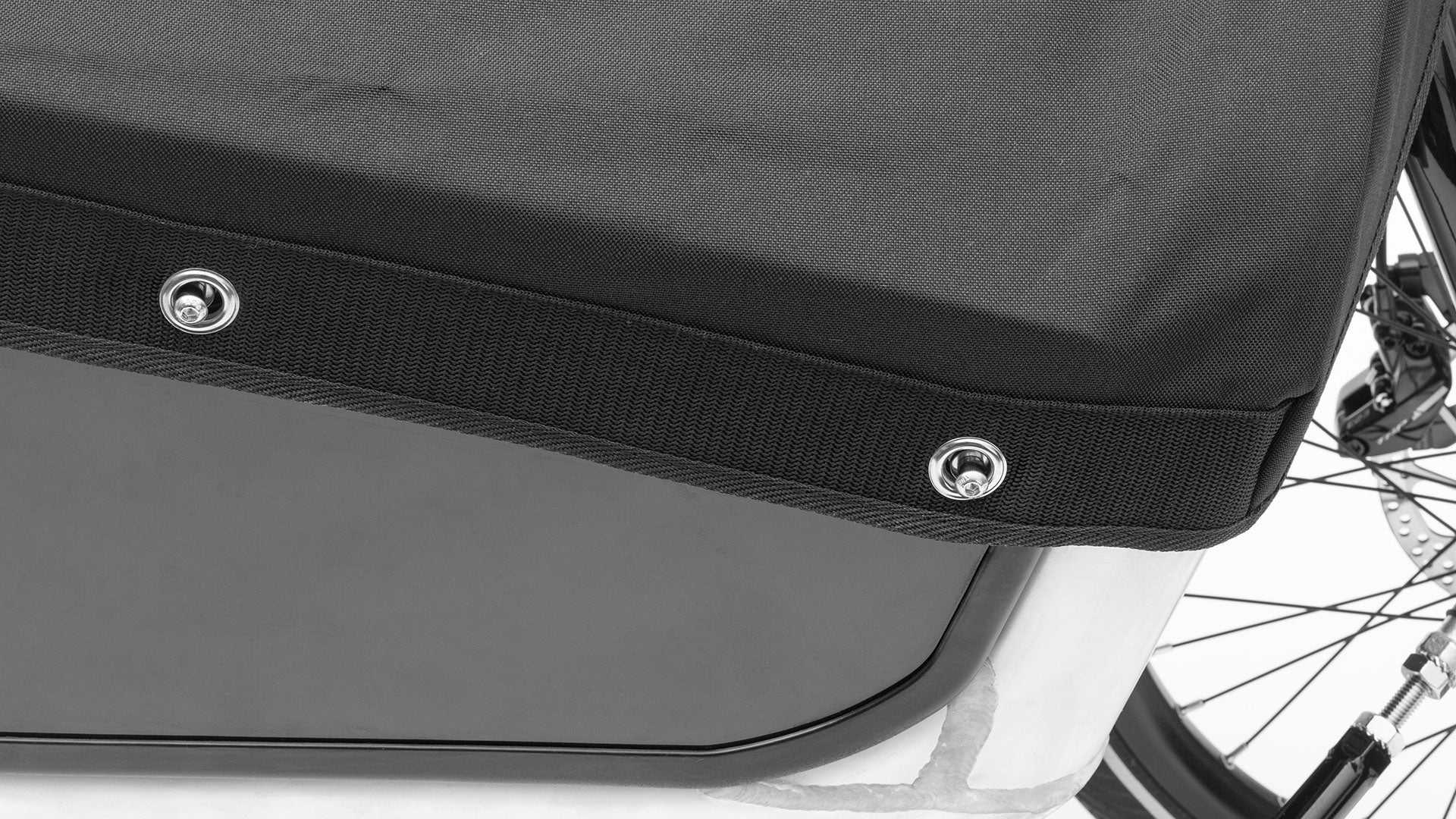 Close up of the closing mechanism of the BBX hood