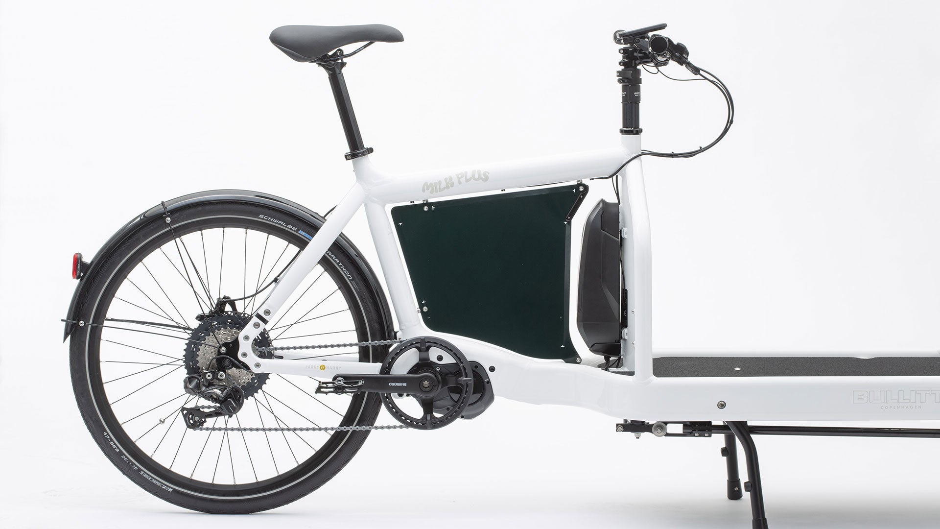 studio picture of a Dark green billboard for the eBullitt