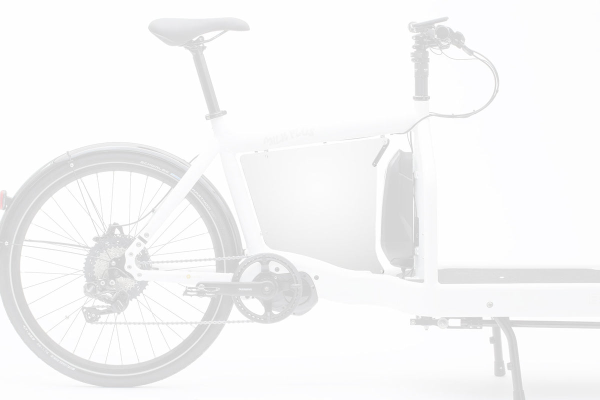 studio picture of a white billboard for the small battery eBullitt