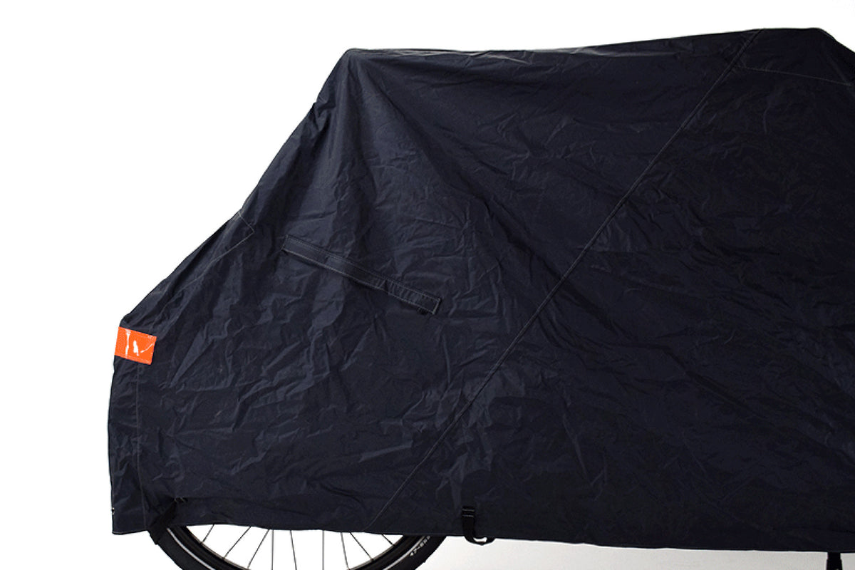 Masked picture of Bullitt garage cover, covering a bullitt