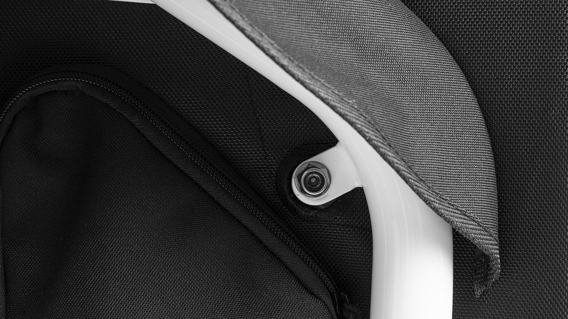 Close up of the mounting on the Canopy