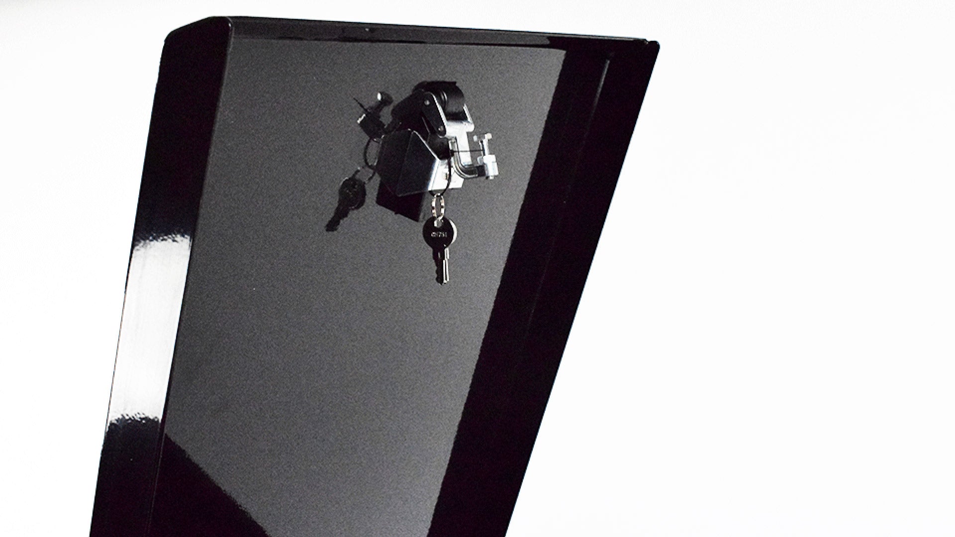 Closeup of the lock mechanism on a convoy box