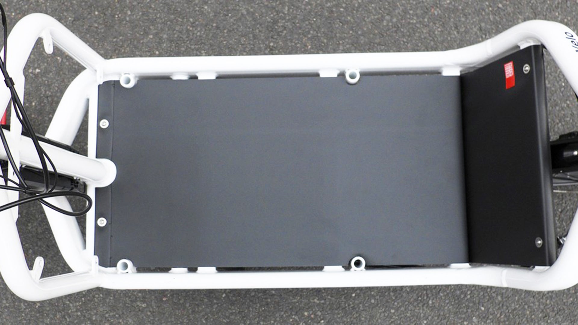 Fahrer Deck baseplate mounted on a Bullitt