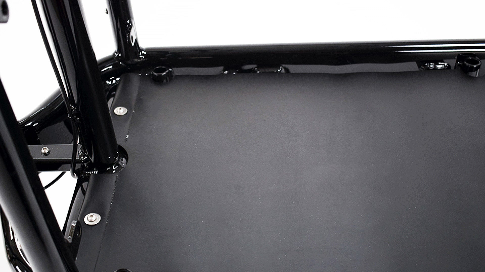 Fahrer Deck baseplate mounted on a Bullitt