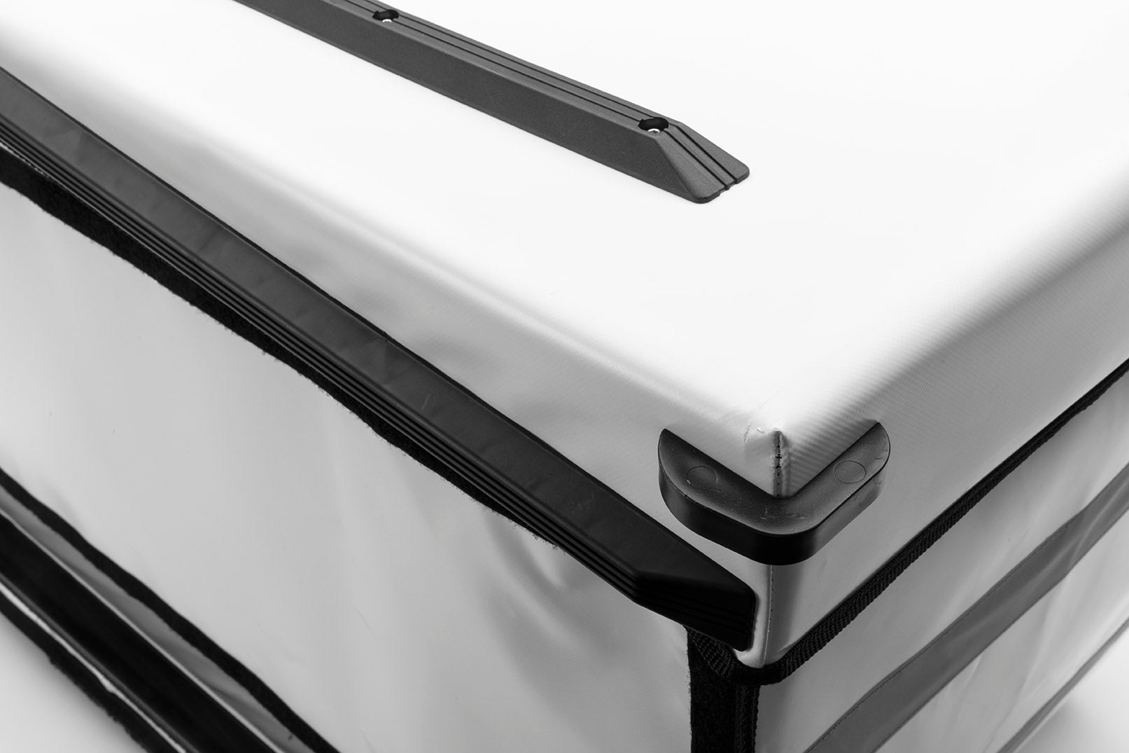 White BagPRO box for Bullitt cargo bikes, with the lid closed