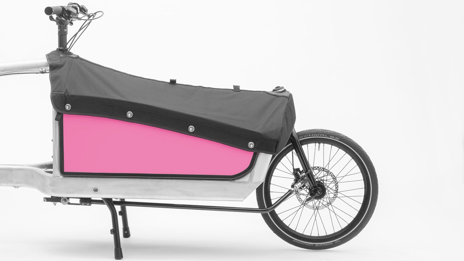 Sideview of the miss bullitt BBX sidepanels with the hood