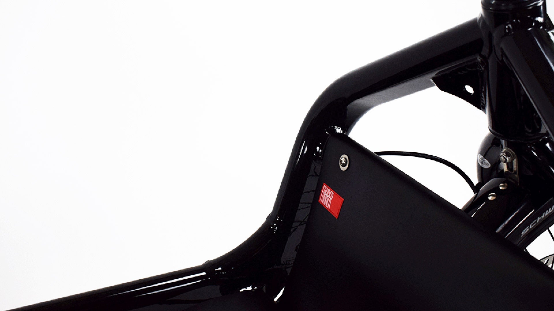 Fahrer Deck baseplate mounted on a Bullitt